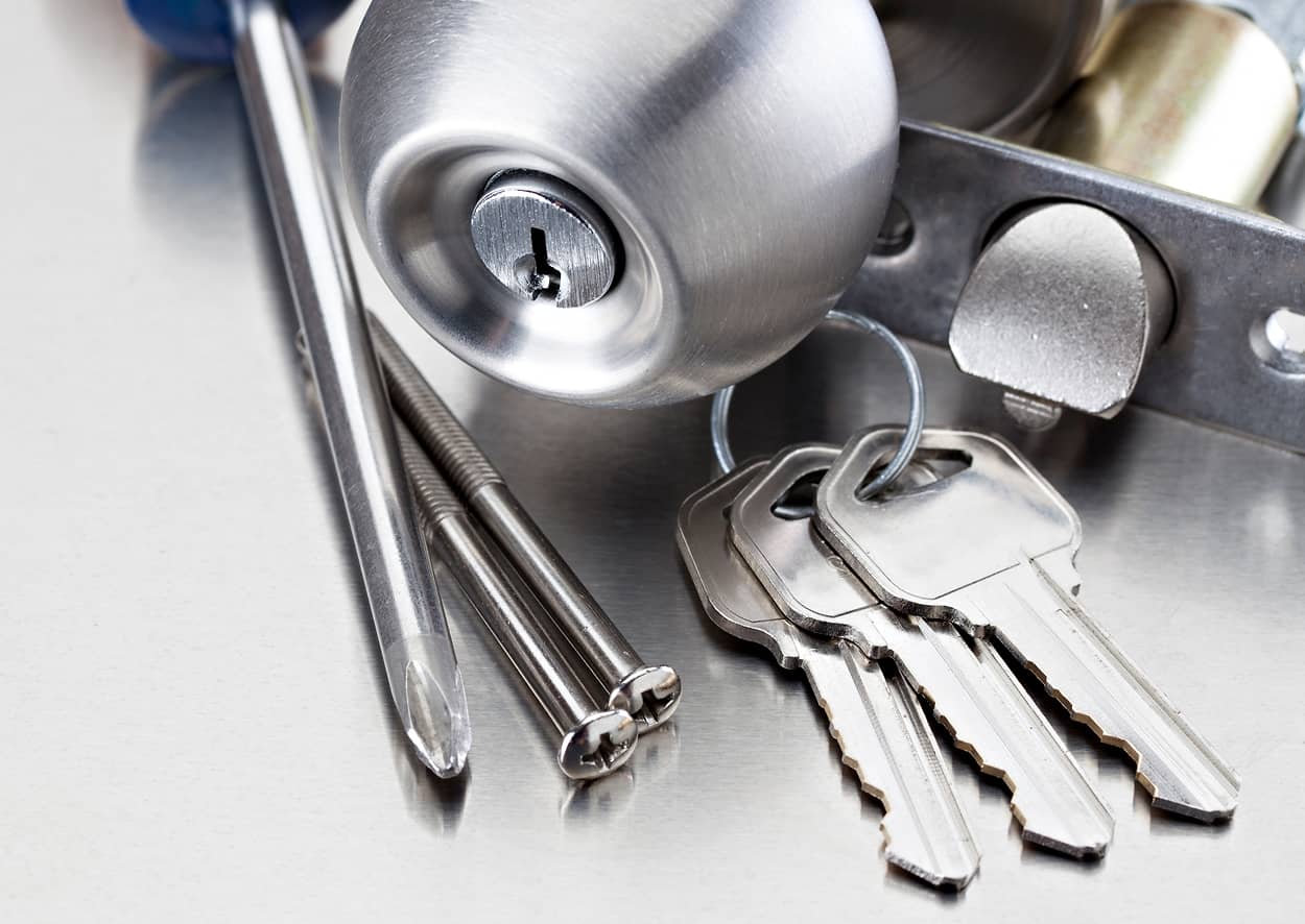 outils-serrure-de-porte